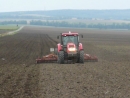 Základní práce usnadní autopilot traktoru, kombajnu - automatizace v zemědělství