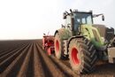 Přesné setí pomocí autopilotu traktoru Agri-precision - precizní zemědělství