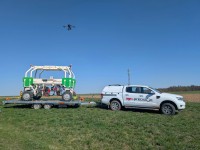 Polní robot Naïo TED - ukázka přepravy